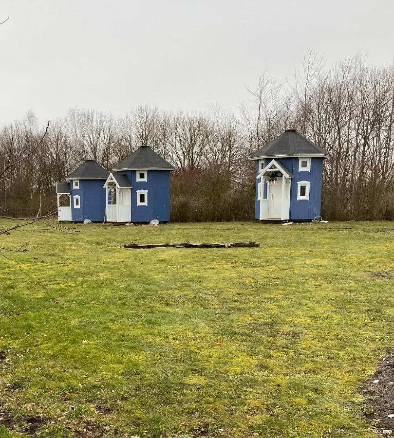 Kroghs Tiny Houses - Hyttebyen Гриндстед Екстериор снимка